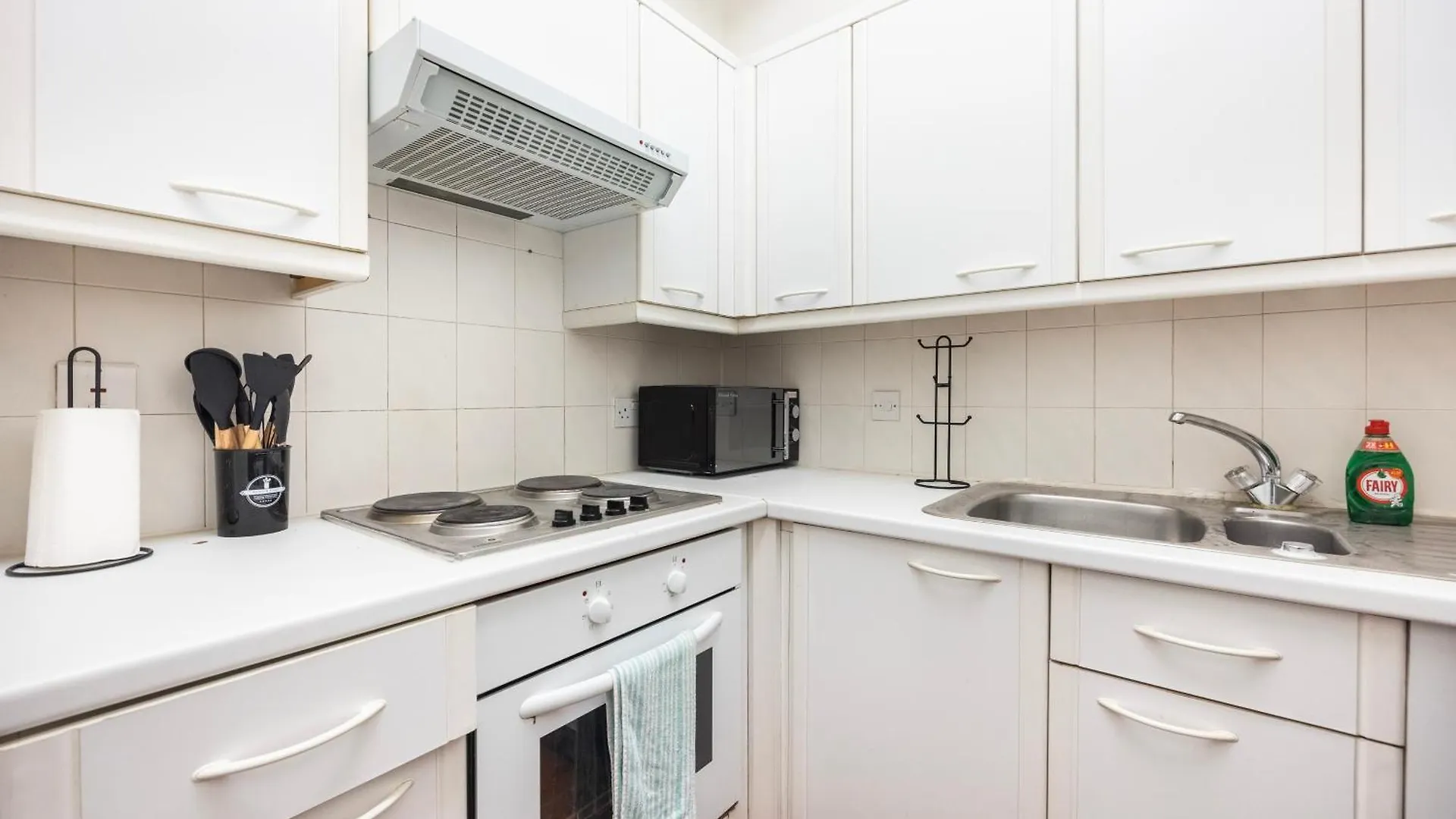 Spacious 1 Bedroom London Bridge 0*,  United Kingdom