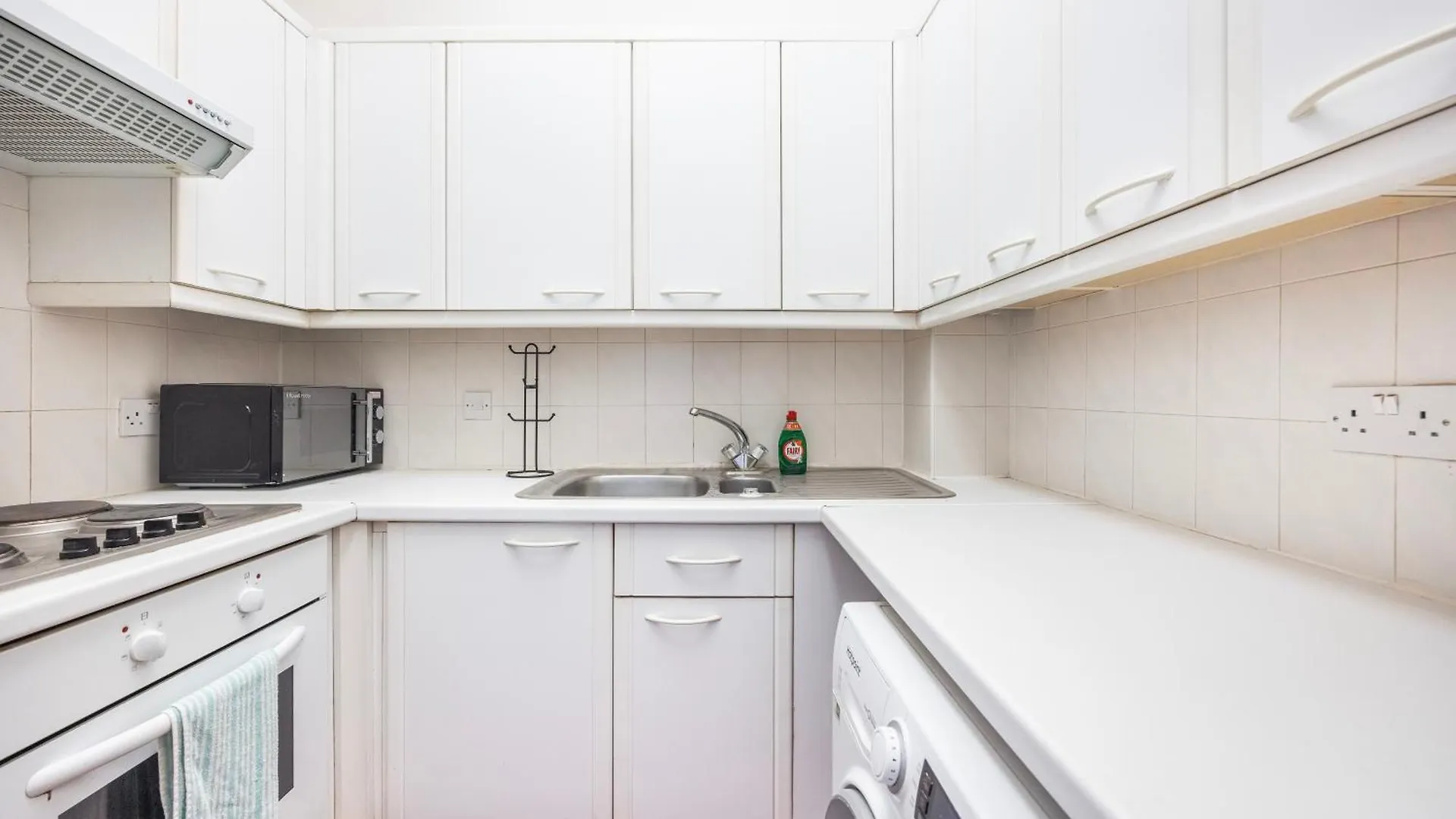 Spacious 1 Bedroom London Bridge Apartment